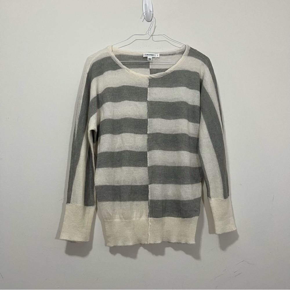 Calvin Klein Mohair Wool Blend Oversized Lightweight Cream Grey Sweater Size M